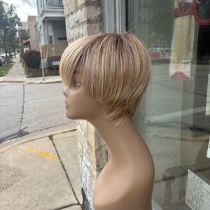 Hairuwear by Raquel weltch